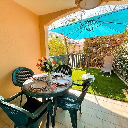Appartement En Rez-de-jardin à - Parking *