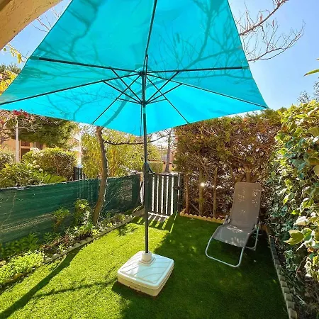 En Rez-de-jardin à - Parking Appartement Bandol